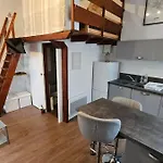 Old Avec Mezzanine شقة