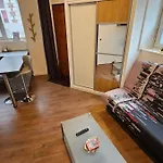 Old Avec Mezzanine شقة