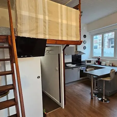 Old Avec Mezzanine *
